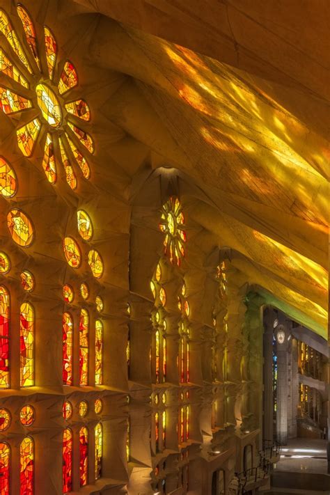 The Sagrada Família’s stained-glass windows: captivating light - Blog ...