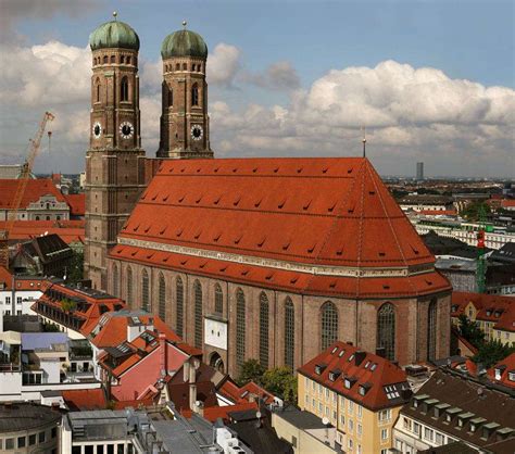 Cathedral in Munich (Germany) - ePuzzle photo puzzle