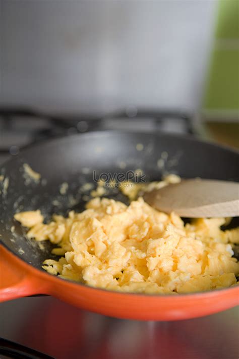 Fried Eggs In A Frying Pan Picture And HD Photos | Free Download On Lovepik