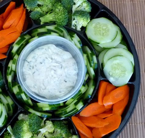 Family, Food, and Fun: Veggie Tray with Homemade Ranch Dip