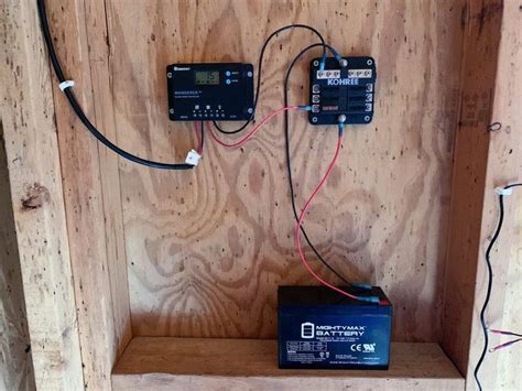 Make DIY solar shed lights in JUST 5 steps! This DIY solar powered shed ...