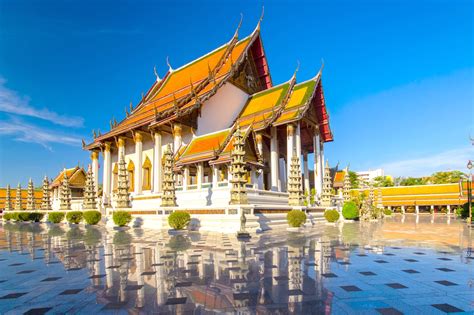 Must-Visit Temples and Historic Sights in Bangkok - TravelTourXP.com