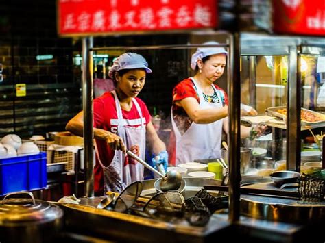 Bangkok’s best street food: From oyster omelettes to crispy pork ...