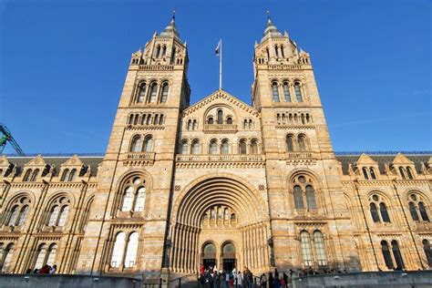 7 Things to See and Do at London's Natural History Museum | PlanetWare