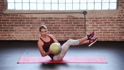 Medicine Ball Russian Twist | myworkouts.io