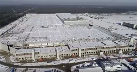 Elon Musk shares stunning drone footage showing progress at Tesla ...