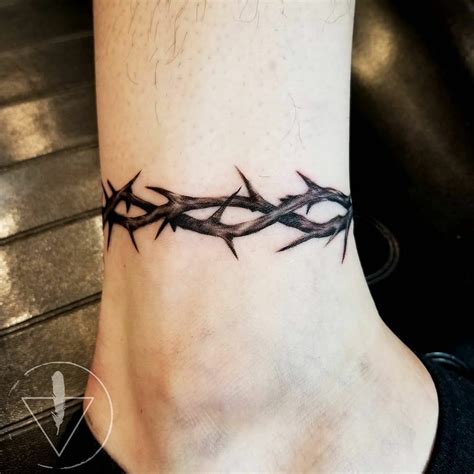 Crown Of Thorns Tattoo Designs ~ Crown Thorns Tattoo Finger Tattoos ...