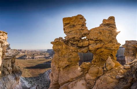 Monument Valley Navajo Tribal Park (Facts & Visitor Guide)