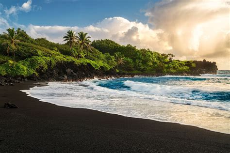 Punalu'u Black Sand Beach — Beach Glass Weddings