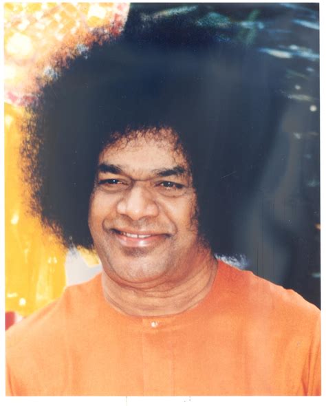 PICTURE: SAI BABA CLOSE-UP SMILE (8″ X 10″) | Sathya Sai Book Store ...