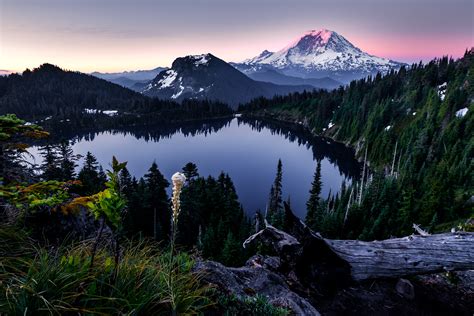 Interesting Photo of the Day: Mount Rainier Sunrise