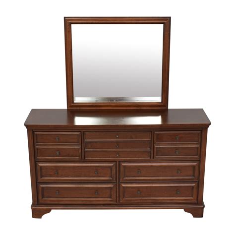 Universal Furniture Seven Drawer Dresser with Mirror | 74% Off | Kaiyo