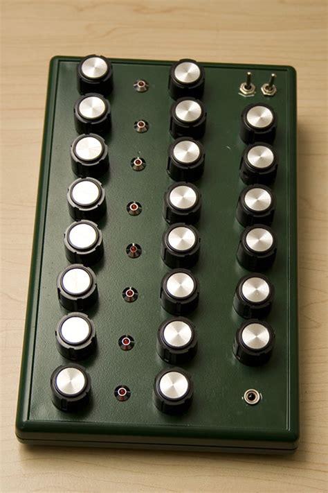 Col DIY Analog/Digital Synthesizer – Synthtopia