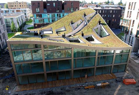 NL Architects Completes Construction on Green Roofed Apartment Building