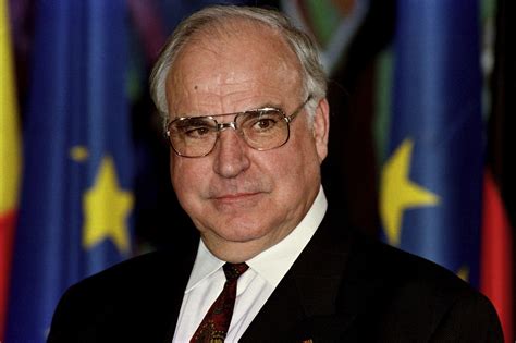 Helmut Kohl Biography