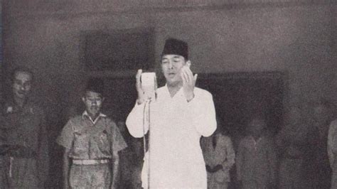 Kisah Mikrofon yang Digunakan Bung Karno Membacakan Teks Proklamasi ...