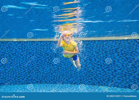 Child Underwater in Swimming Pool. Kids Swim Stock Image - Image of ...