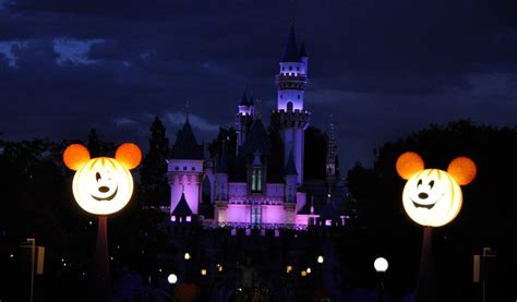 Mickey's Halloween Party at the Disneyland Resort - Rockin Mama™