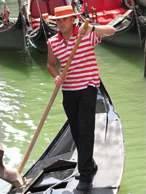 Wenecja / Venice - gondolier | Visit venice, Venice, Venice italy