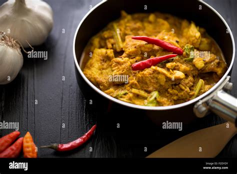 Traditional Thai spice curry with chicken recipe Stock Photo - Alamy