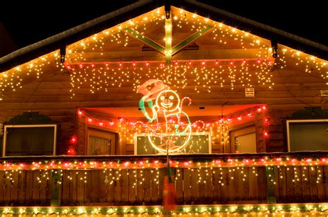 How To Put Christmas Lights On Roof Peak | Homeminimalisite.com