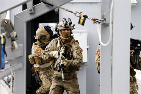 Norwegian MJK special forces during counter-terrorism training in Rena ...