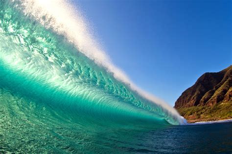 Hawaii's spectacular ocean waves – in pictures | US news | The Guardian