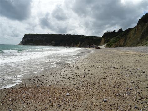 Whitecliff Bay - Photo "Whitecliff Bay Isle of Wight" :: British Beaches