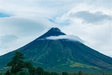 Mayon Volcano In Albay Province Philippines Maravillas Naturales Del ...