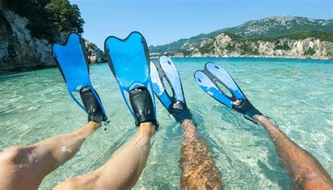 5 Best Snorkel Fins for 2023 - Cast and Spear