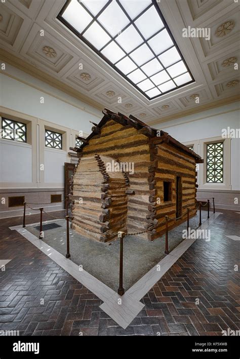 Log cabin inside the first Lincoln Memorial building at Abraham Lincoln ...