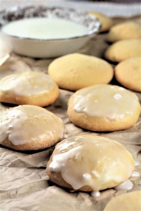 Italian Lemon Glazed Cookies - Mangia Bedda