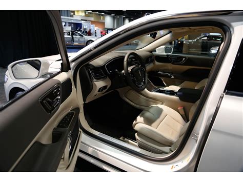 2020 Lincoln Continental: 63 Interior Photos | U.S. News