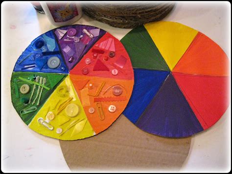 PLATEAU ART STUDIO: Cardboard Color Wheels