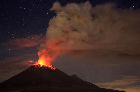 Popocatépetl Volcano Eruption - Wallpaper