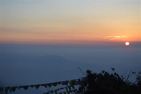 Sunrise from Tiger Hill Darjeeling India [OC] [6016 4000] Sikkim ...