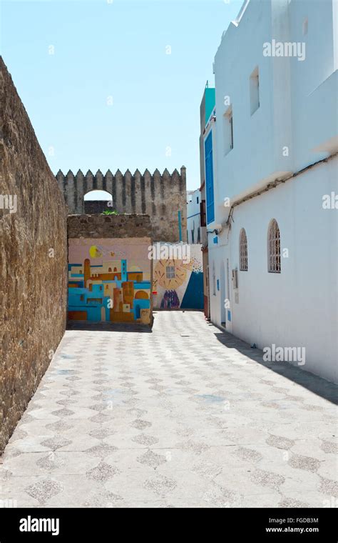 Painted walls in Asilah medina Morocco Stock Photo - Alamy