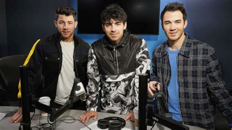 The Jonas Brothers reveal who broke up the band and got them back ...