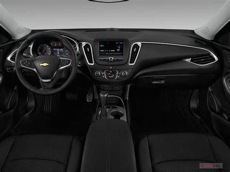 2018 Chevrolet Malibu Interior | U.S. News & World Report