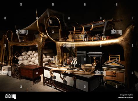 Tutankhamun - King Tut - His Tomb and his Treasures Stock Photo - Alamy