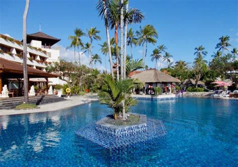 NUSA DUA BEACH HOTEL & SPA in Bali - Hotel Review with Photos