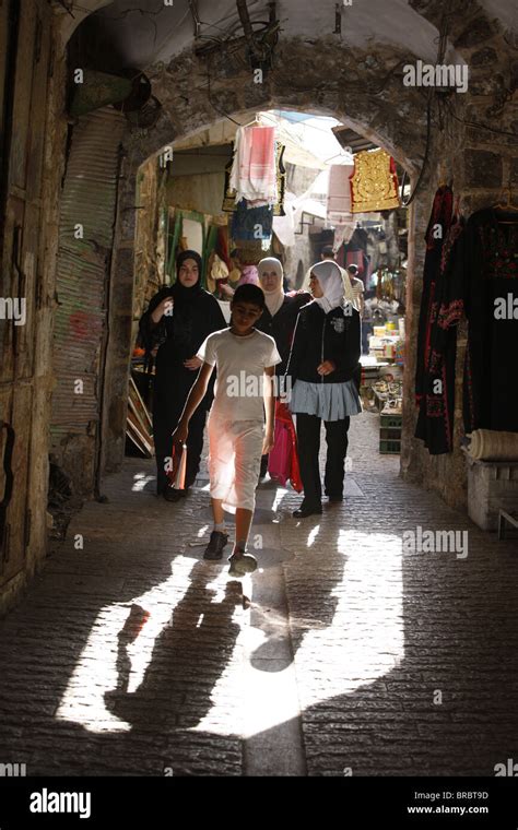 Hebron old city hi-res stock photography and images - Alamy