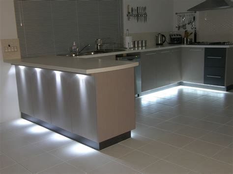 8 Ideas Of Best Under Cabinet LED Lighting for Your Kitchen Remodel ...