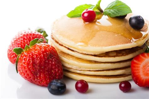 Premium Photo | Pancakes with fruits