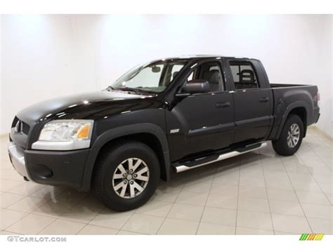 2006 Mitsubishi Raider LS Double Cab 4x4 Exterior Photos | GTCarLot.com