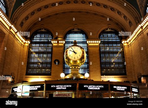 Grand Central Station Clock Vector