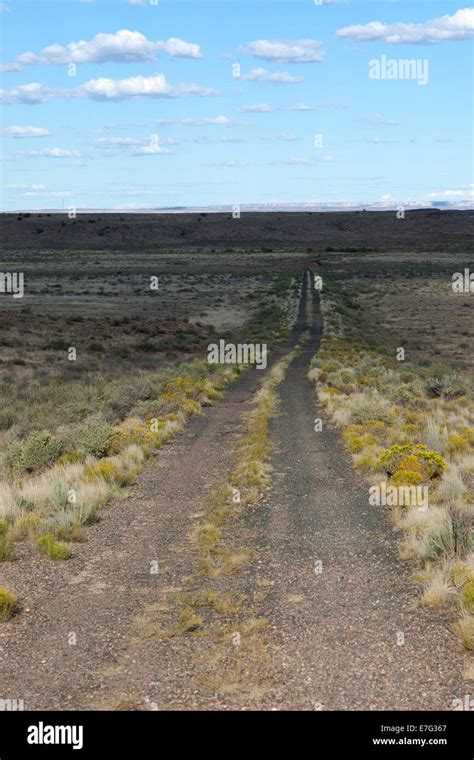 Abandoned forgotten section route 66 hi-res stock photography and ...