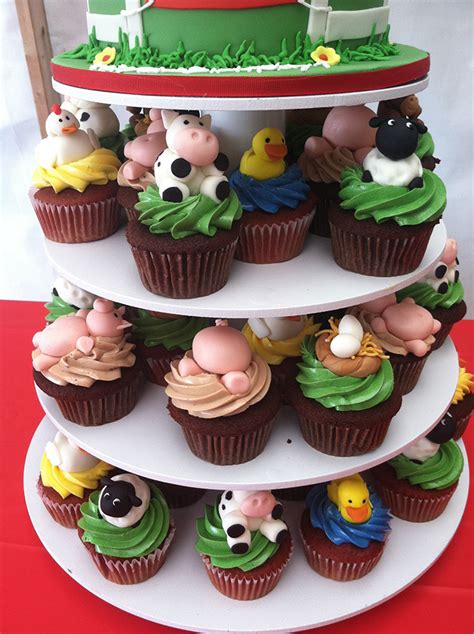 Farm Animal Cupcakes! | Blog.OakleafCakes.com