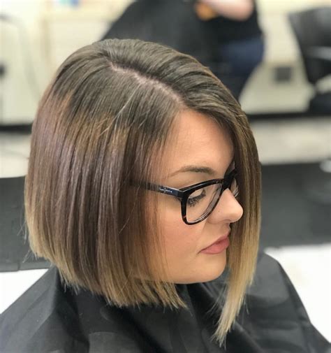 Short Hairstyles With Glasses 2019 Photos | Whatson Fashion