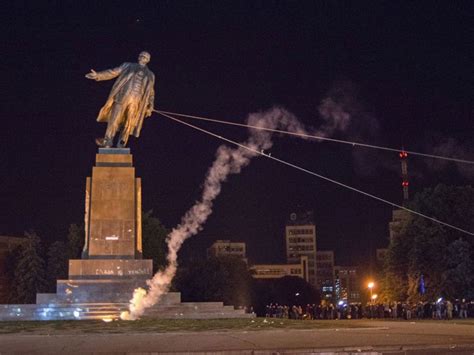 Video: Lenin statue torn down in Ukraine | The Independent | The ...